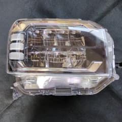 タフト右ライト（中古品）LA900Sのサムネイル