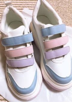 厚底スニーカーのサムネイル