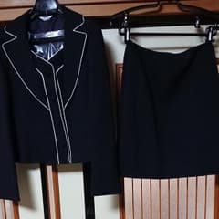 スカートスーツ。のサムネイル