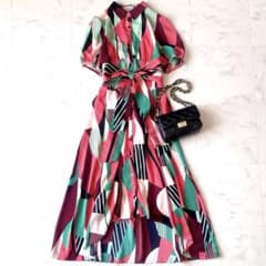 極美品☆エミリアウィズ 幾何学柄シャツワンピース ヘムライン とろみ リボン 極美品☆エミリアウィズ 幾何学柄シャツワンピース ヘムライン とろみ