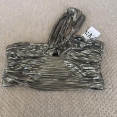 ZARA メタリック ワンショルダー トップスのサムネイル