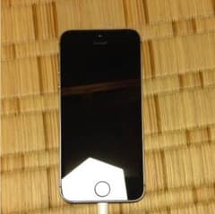 iPhone5s   64gb auのサムネイル