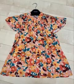 【ユニクロ】 COMPTOIR DES COTONNIERS 半袖 花柄ブラウスのサムネイル