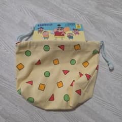限定SALE✨クレヨンしんちゃん 巾着袋 幾何学模様　新品