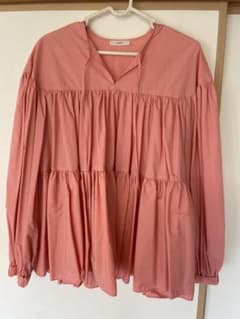 yori ボリュームギャザーブラウス ピンク - メルカリ