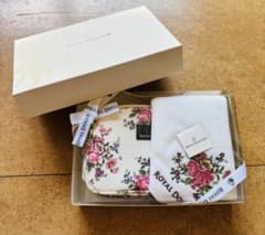 【新品未使用】ROYAL DOULTON 花柄ポーチとタオルセットのサムネイル