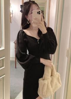 黒ワンピース、黒ドレスのサムネイル