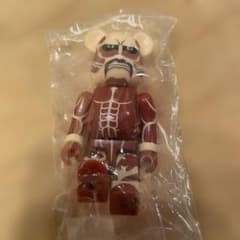 BE@RBRICK Series 27 Attack Titan Colossal Titan