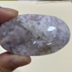 No.63 花模様いっぱい ピンクアメジスト ルース オーバル型 握り石のサムネイル