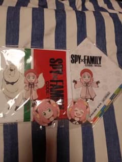 Price Reduced☆Anime Goods Spy Family☆Anya Handkerchief and Can Badge Set