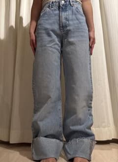 ZARA ライトブルー デニムパンツ カットオフのサムネイル