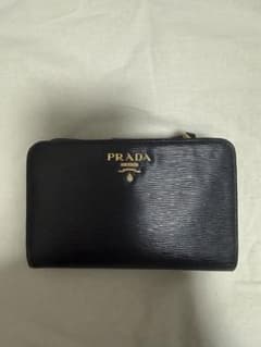 PRADA 二つ折り財布　ブラックのサムネイル