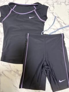 Nike 水着セット 130サイズ 黒・紫のサムネイル