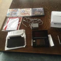 バードマンさん専用！3ds(箱、説明書、充電器有)とソフト3本のサムネイル