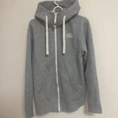 THE NORTH FACE ジップアップパーカー グレーのサムネイル
