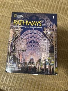 PATHWAYS 1 リーディング・ライティング・批判的思考 第3版のサムネイル
