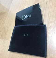 Dior アイシャドウ サンククルール 857ルビーのサムネイル