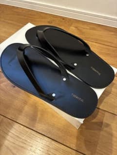 TODAYFUL Leather Thong Sandals ブラック 38のサムネイル