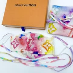 LOUIS VUITTON　マスク　ポーチ　ウォーターカラー　モノグラム　未使用 LOUIS VUITTON マスク ポーチ ウォーターカラー モノグラム 未使用