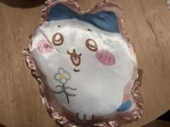 ちいかわ フリルクッションのサムネイル