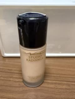 MAC STUDIO RADIANCE ファンデーション NW11のサムネイル