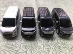 三菱自動車　デリカD5 アーバンギア　ミニカーのサムネイル