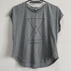 ノースリーブTシャツのサムネイル