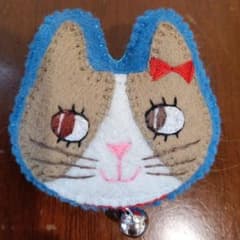 猫 フェルト ブローチ ハンドメイドのサムネイル