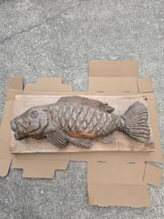チェンソーアート カービング 魚 杉 木彫 彫刻 オブジェ 置物のサムネイル