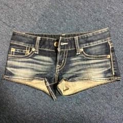ホットパンツのサムネイル