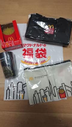 マクドナルド　福袋　2022　グッズ４点のサムネイル