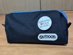 OUTDOOR PRODUCTS ペンケース ブラック ブルー 缶バッジ付きのサムネイル