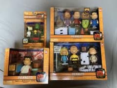 PEANUTS SNOOPY スヌーピー ハロウィン フィギュア 4種セット