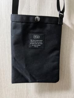 Kiu ブラック サコッシュのサムネイル
