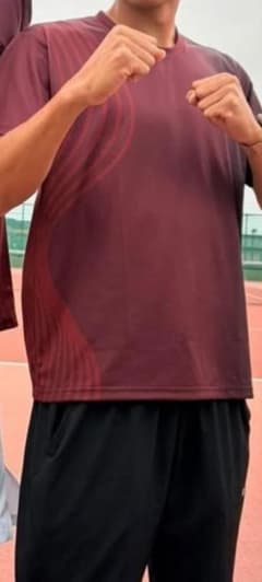 YONEX 新型ボルトレイジ2026限定Tシャツ Oサイズ - メルカリ