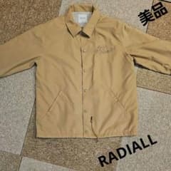 RADIALLのベージュ ナイロンコーチジャケットのサムネイル