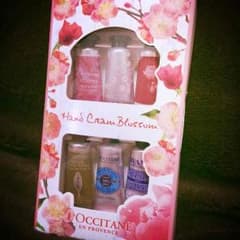 L'OCCITANE ハンドクリームのサムネイル
