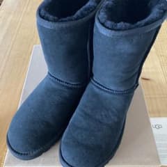 ☆お値下げ☆UGG  クラッシックショート 24.0cmのサムネイル