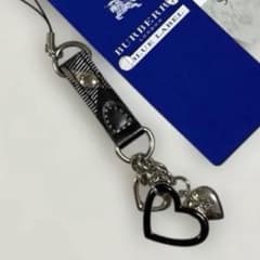 Burberry Blue Label ハートチャーム ストラップ - メルカリ