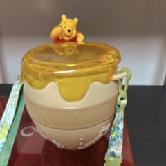ブーさんの小物いれ。ショルダー付き。 高さ21センチ横17.５センチ程です。のサムネイル