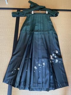 桜刺繍入り 卒業式用 袴 深緑グラデーションのサムネイル