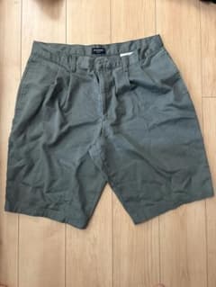 オリーブ ショートパンツ バックポケット付きのサムネイル