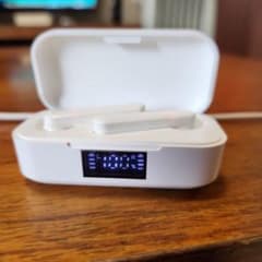 3COINS　ワイヤレスイヤホンのサムネイル