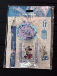【即日発送】東京ディズニーシー 25周年 ジュビリーバッジセット　バケパのサムネイル