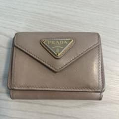 PRADA 三つ折り財布のサムネイル