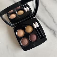 CHANELアイシャドウのサムネイル