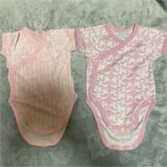 【mofumofuさま専用】ユニクロ 肌着 ロンパース　60のサムネイル