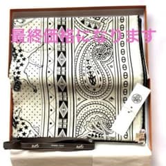 新品未使用2025AWエルメス カレジェアン シュヴァル・ドゥ・クール・バンダナ エルメス 2025AW カレジェアン《シュヴァル・ドゥ・クール・バンダナ