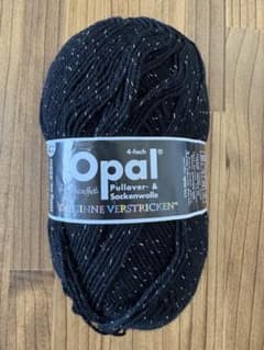 Opal毛糸　黒ラメのサムネイル