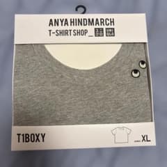 ANYA HINDMARCH UNIQLO Tシャツ グレー XLのサムネイル